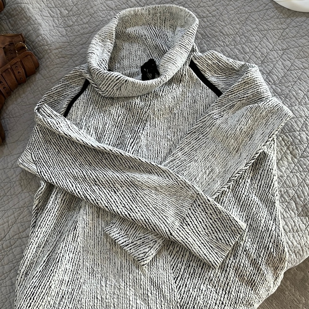 Scrunch neck sweatshirt